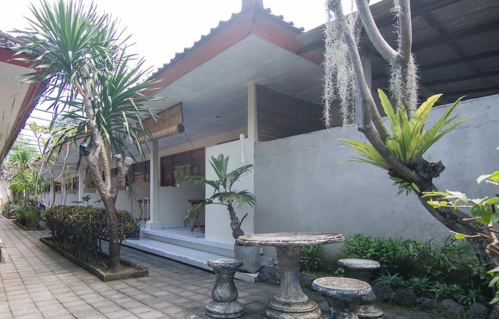 Pondok Nuri Homestay サヌール エクステリア 写真