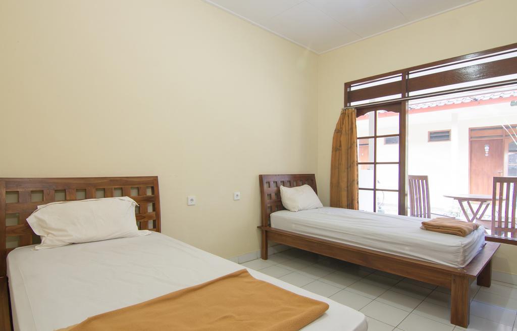 Pondok Nuri Homestay サヌール エクステリア 写真