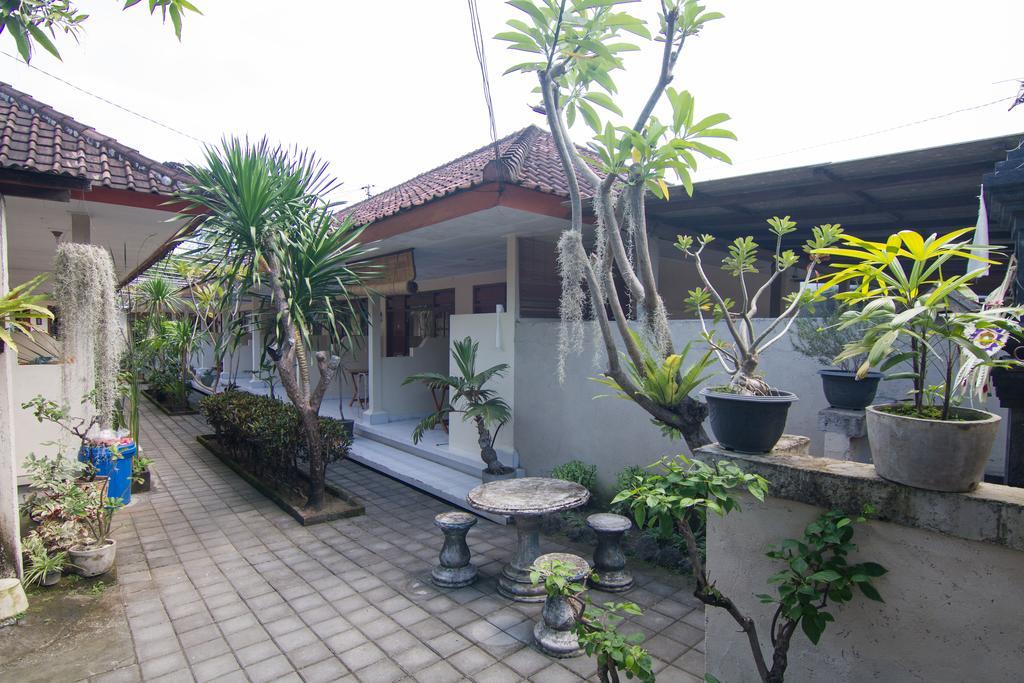 Pondok Nuri Homestay サヌール エクステリア 写真