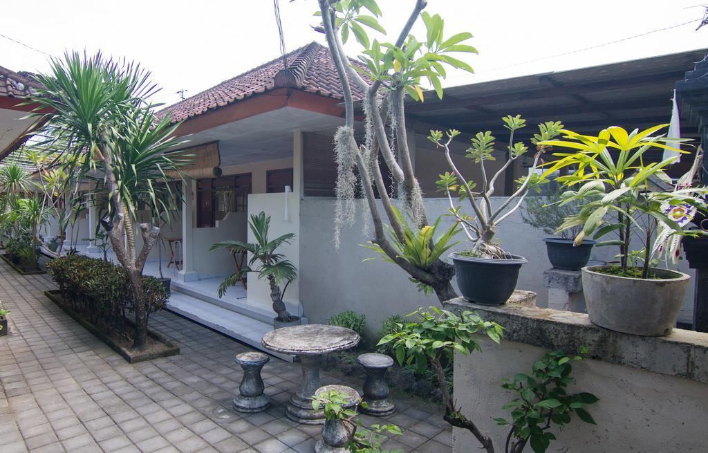 Pondok Nuri Homestay サヌール エクステリア 写真