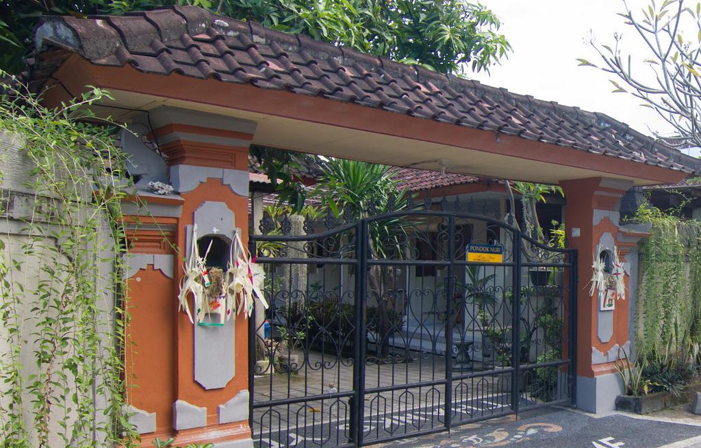 Pondok Nuri Homestay サヌール エクステリア 写真