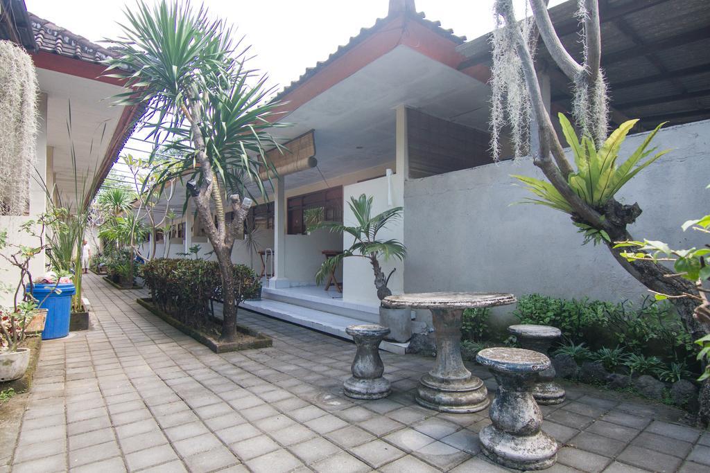 Pondok Nuri Homestay サヌール エクステリア 写真